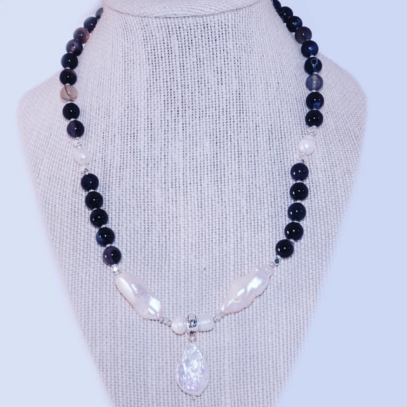 Black Agate, Baroque Pearl handcrafted necklace - Picture 1 of 2